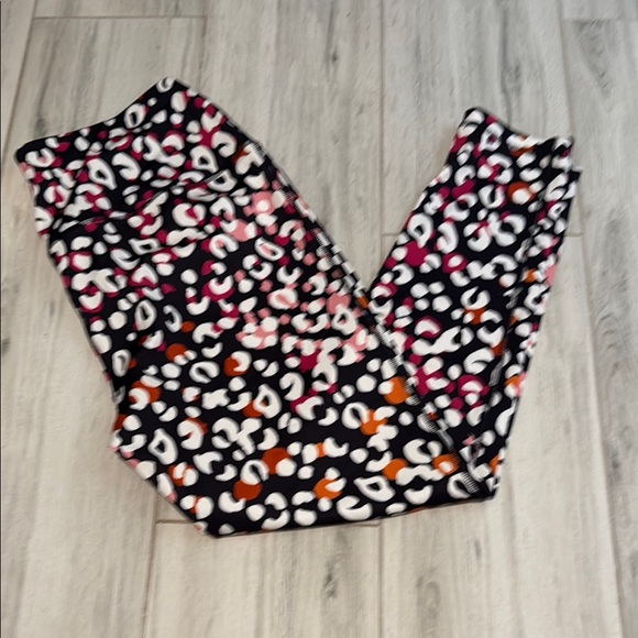 Chico’s Zenergy Leopard Print Exercise Leggings Size 2 in Chico’s - Picture 9 of 9